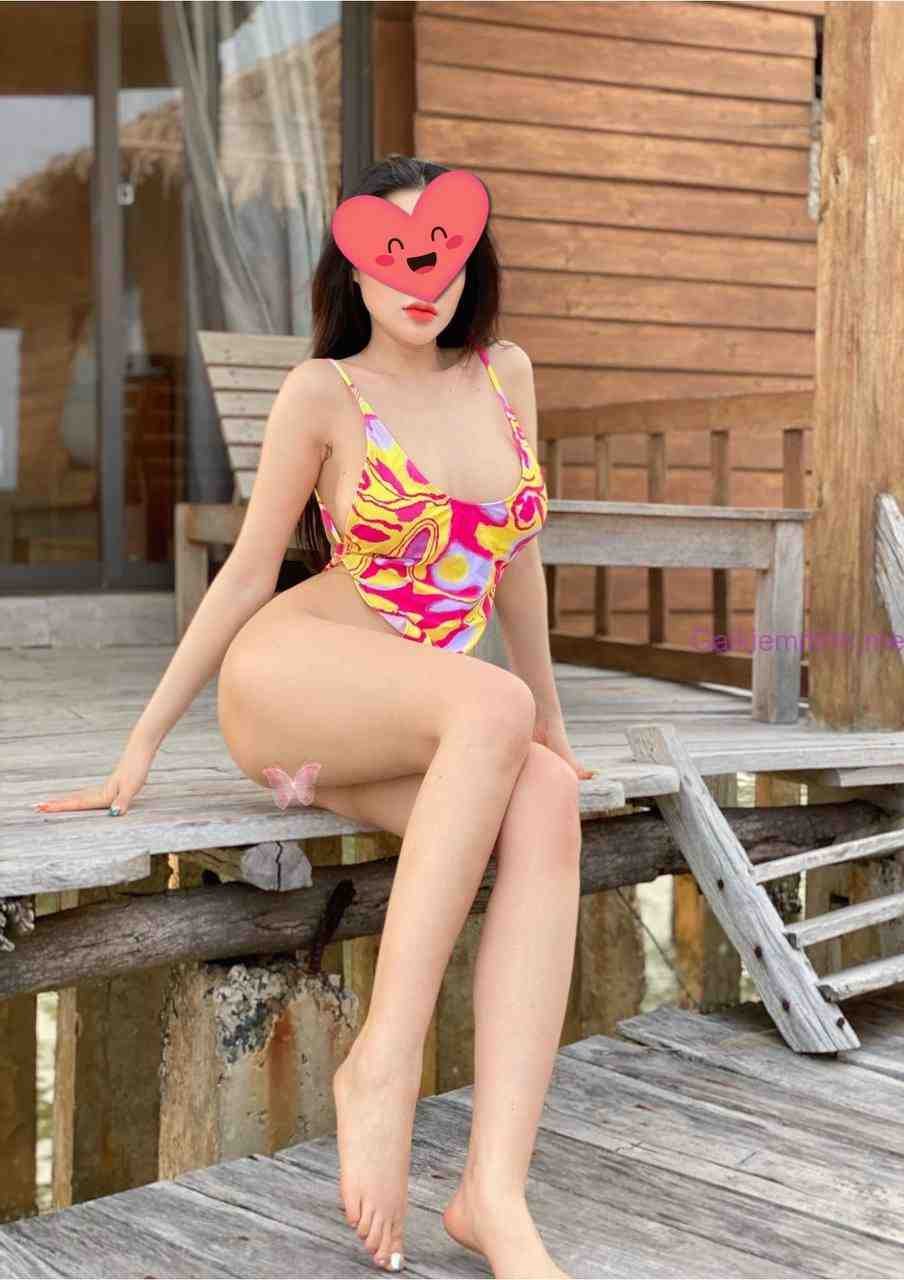 Vy Oanh-Sexy Ngọt Ngào Đến Chết Người