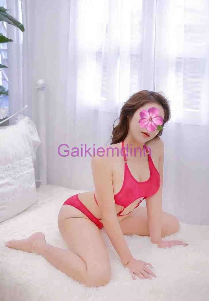 LINH MIU-XINH GÁI NGOAN NGOÃN VÀ TÌNH CẢM, BODY GỢI DỤC CONG CỚN