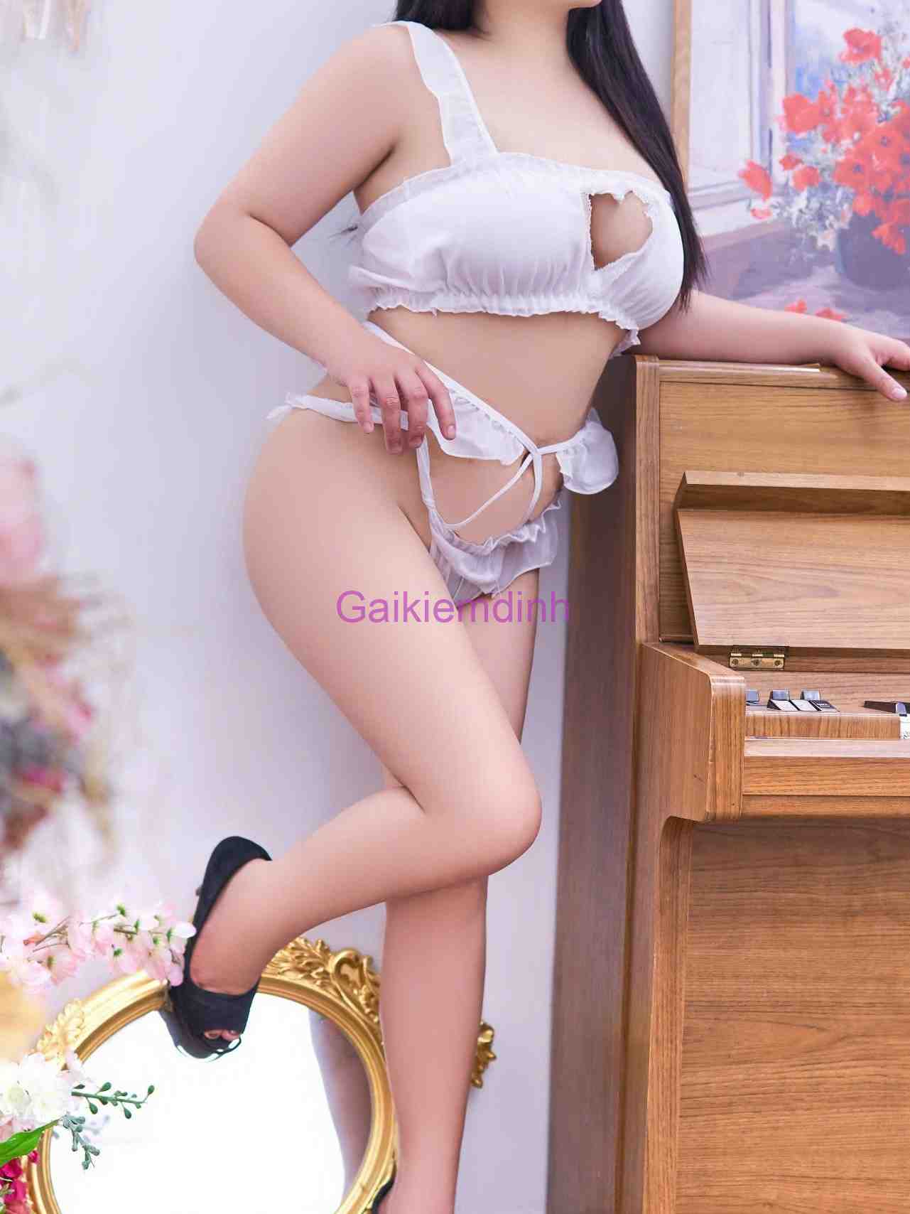 Tường Vy – Gái Gọi Đống Đa Hà Nội Giá Rẻ Body Rất Múp