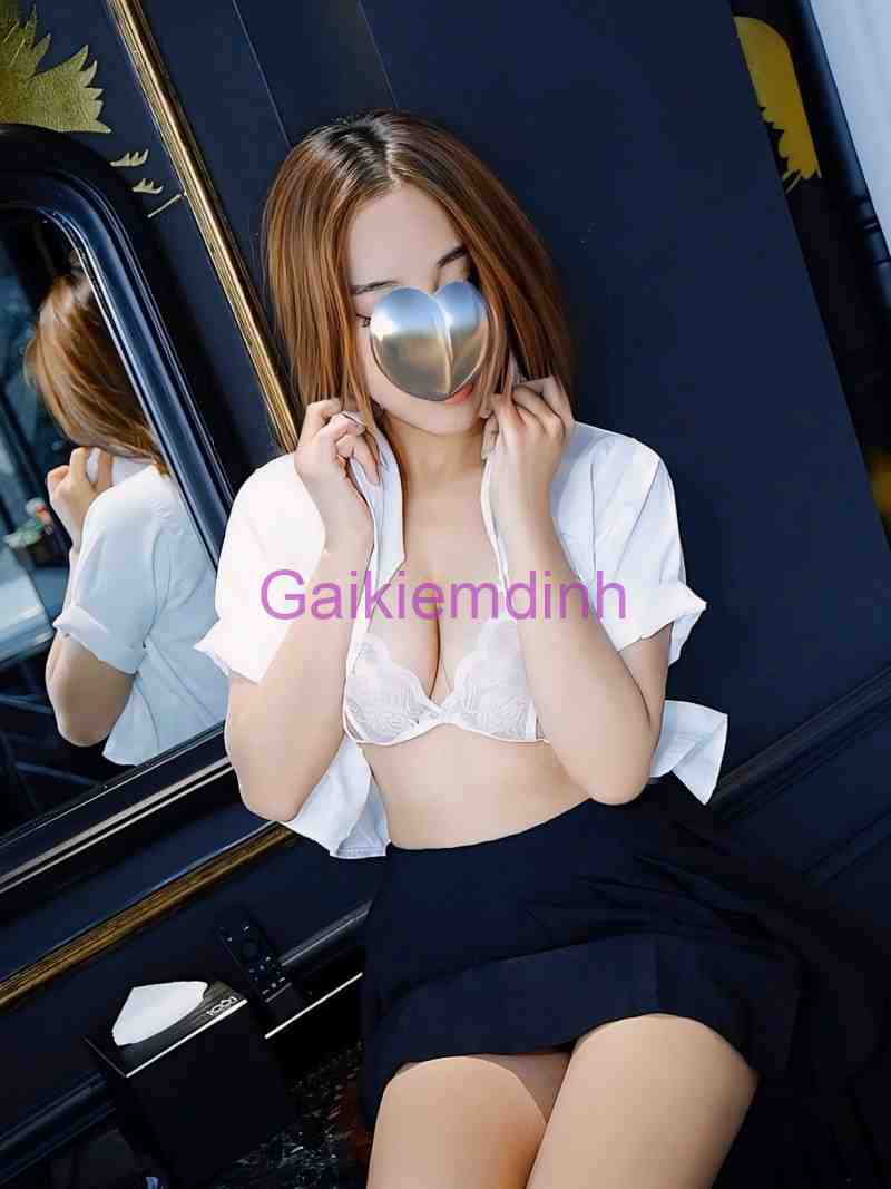 Giới thiệu đôi nét về em HOT HOT HOT Thư Kỳ Quận 1