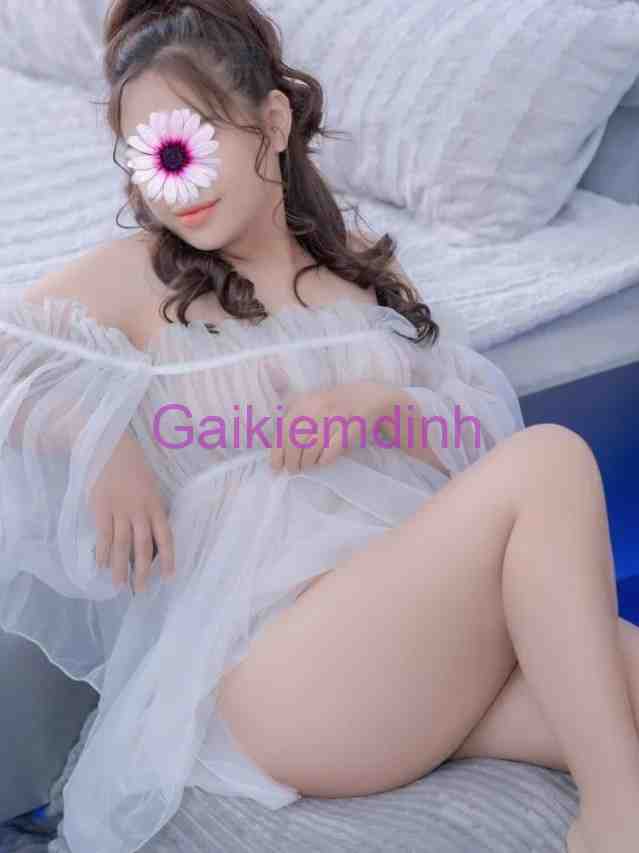 Mẫn Nhi – Gái Gọi Linh Trung Thủ Đức Dễ Thương Với Đôi Môi Căng Mọng