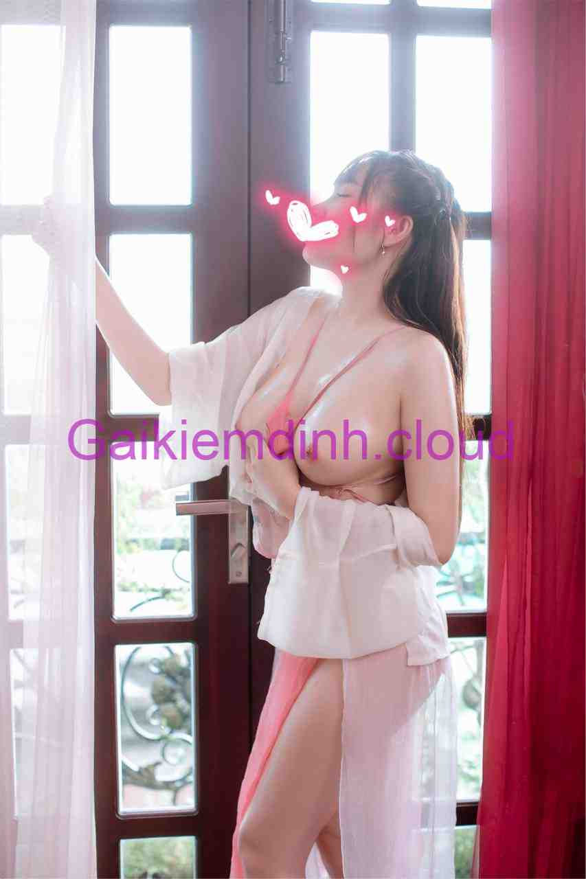 Diệp Chi 2k1 – Gái Gọi Thanh Khê Dáng Đẹp, Face Xinh, Tính Tình Dễ Thương